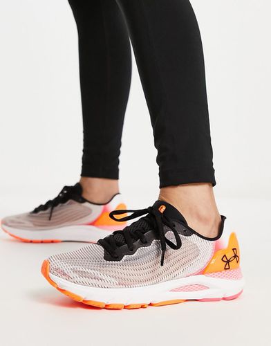 Running HOVR Sonic 6 BRZ - Sneakers bianche - Under Armour - Modalova