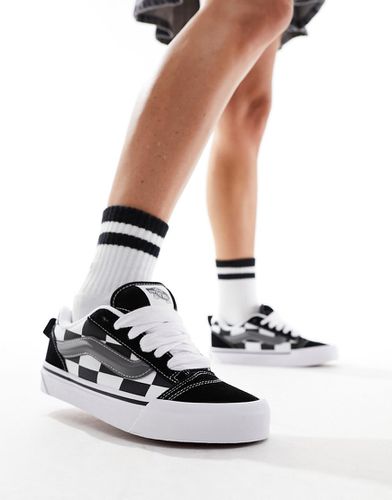 Knu Skool - Sneakers nere e bianche a scacchi con suola spessa - Vans - Modalova