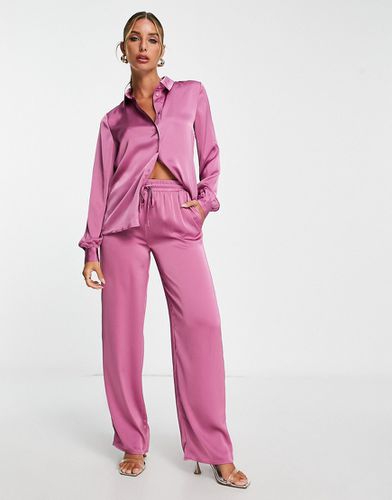 Pantaloni a fondo ampio in raso rosa in coordinato - Vila - Modalova