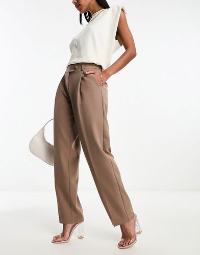Pantaloni sartoriali da abito color cammello con pieghe frontali - Vila - Modalova