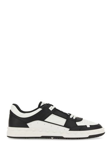 Low top sneaker "freedots" - valentino garavani - Modalova