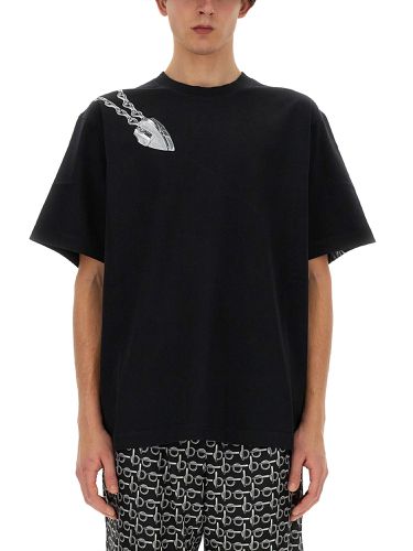 Burberry shield pattern t-shirt - burberry - Modalova