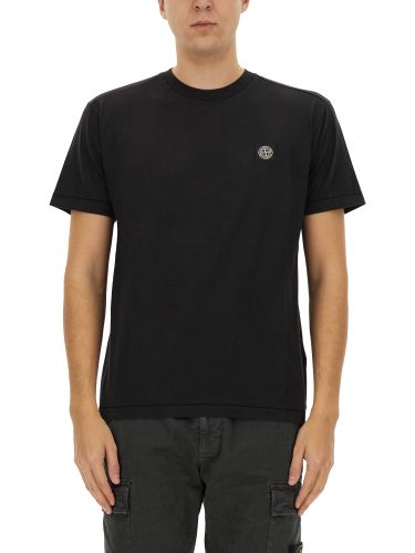 Stone island t-shirt with logo - stone island - Modalova