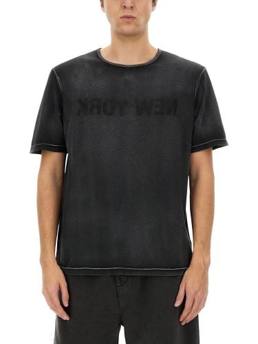 Garment-dyed new york" t-shirt - helmut lang - Modalova