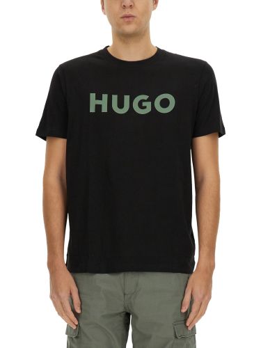 Hugo t-shirt with contrasting logo - hugo - Modalova