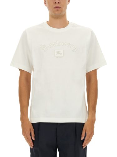 Burberry gothic logo t-shirt - burberry - Modalova