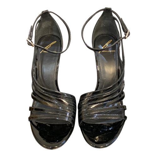 Patent leather sandals - B Brian Atwood - Modalova