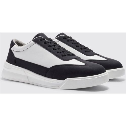 Scarpe da ginnastica con pannelli in scamosciato sintetico - boohoo - Modalova