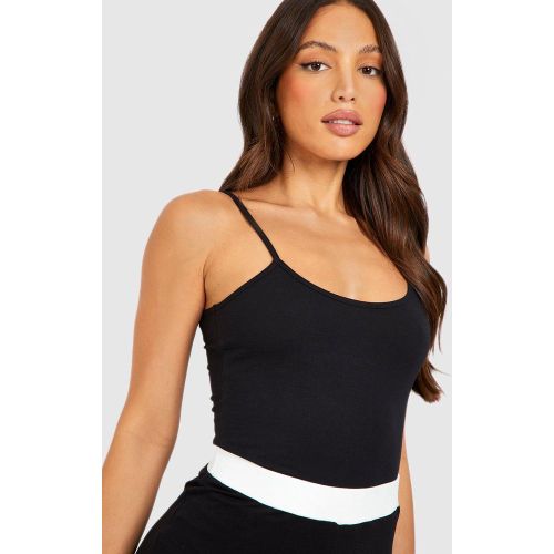 Top Sin Mangas Tall Básico Largo De Tirantes Con Escote En U - boohoo - Modalova