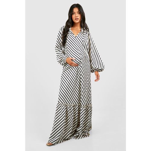 Maternity Textured Stripe Midaxi Dress - boohoo - Modalova