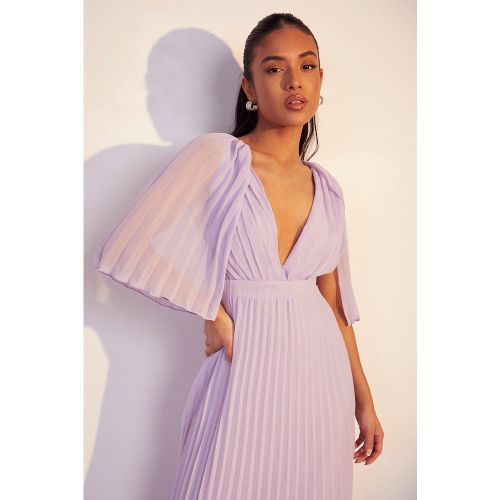 Vestido Petite Maxi Plisado Estilo Capa Para Dama De Honor - boohoo - Modalova