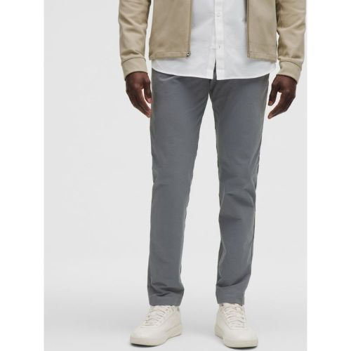 “ Pantalon chino ABC coupe slim Coton VersaTwill extensibles â€“ 81 cm â€“ Gris â€“ Taille 30 - lululemon - Modalova