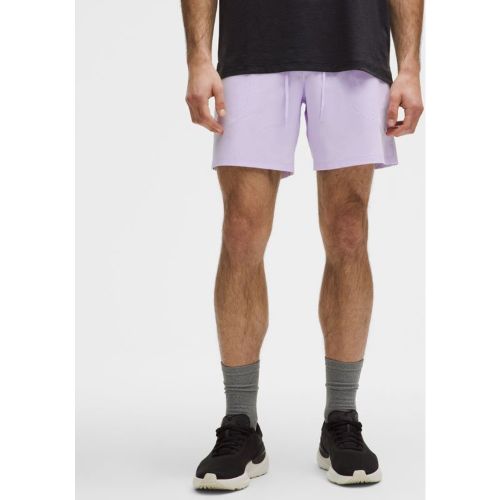 “ Short License to Train sans doublures â€“ 18 cm â€“ Violet â€“ Taille M - lululemon - Modalova