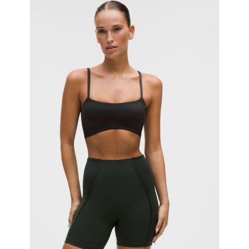 “ BrassiÃ¨re de yoga satinÃ©e Ã  fines bretelles Maintien lÃ©ger, bonnets A et Bs â€“ Taille 10 - lululemon - Modalova