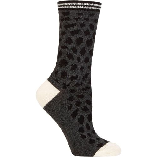 Ladies 1 Pair Charnos Bamboo Cheetah Print Socks One Size - SockShop - Modalova