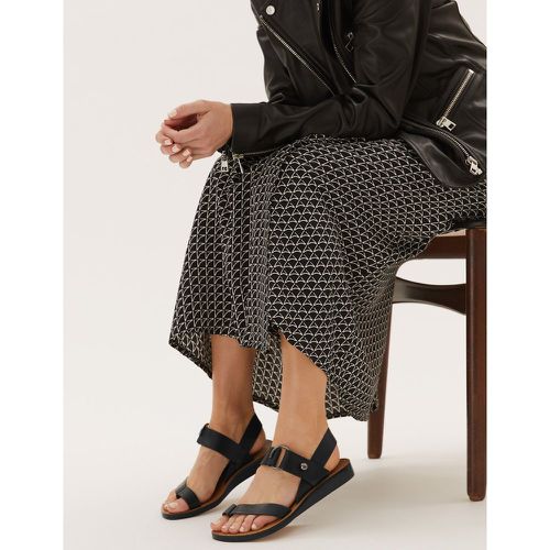 Leather Toe Loop Sandals black - Marks & Spencer - Modalova
