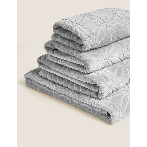 Cotton Rich Repeat Shimmer Towel grey - Marks & Spencer - Modalova