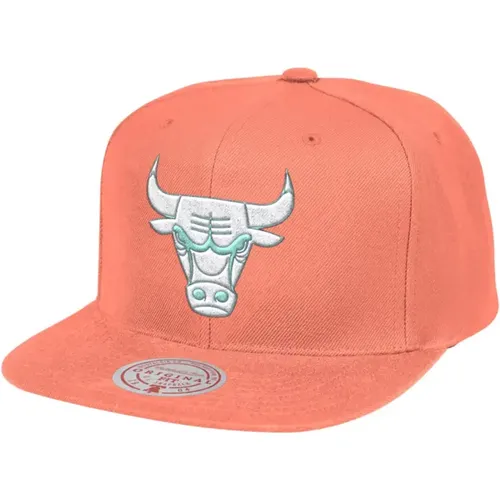 La casquette snapback Mitchell & Ness Ocean Dreams Chicago Bulls est bien plus qu'un simple accessoire, c'est une véritable déclaration de style pou - MAG10676291 - Modalova