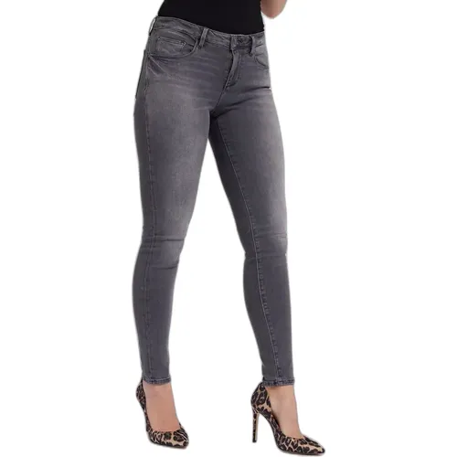 Jeans in misto cotone. Vestibilità skinny. Vita media, gamba skinny. 5 tasche classiche. Chiusura con zip e bottoni. STILE : ANNETTE. TIPO DI TESSUTO - MAG4893891 - Modalova