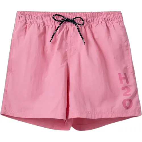 Ogni uomo dovrebbe avere un buon costume da bagno. Sono realizzati in materiale leggero e a asciugatura rapida, pronti per la piscina o un'uscita in s - MAG11105164 - Modalova