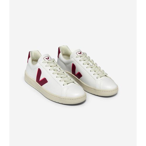 Urca Canvas Trainers - Veja - Modalova