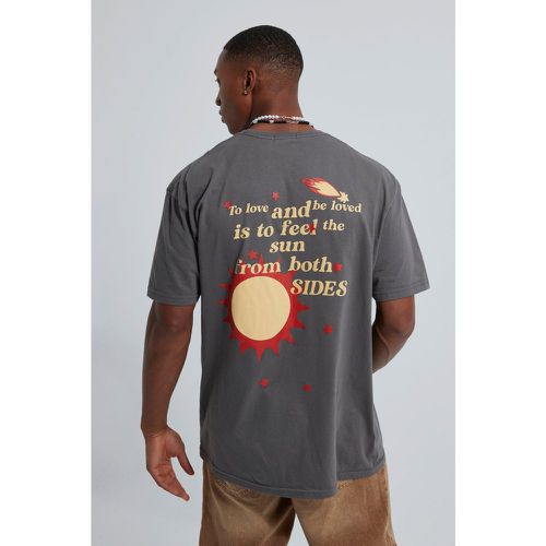 T-shirt oversize con sole e stampa a caratteri arrotondati - boohoo - Modalova