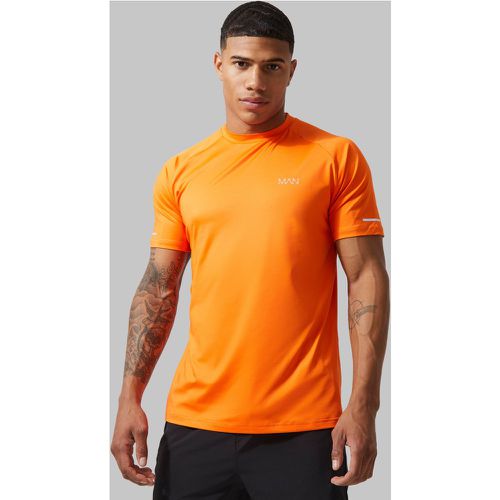 Camiseta Man Active Deportiva De Ranglán - boohoo - Modalova