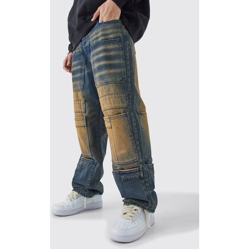 Jeans extra comodi in denim rigido sovratinti con tasche Cargo - boohoo - Modalova