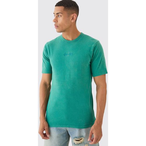 Camiseta Man Con Cuello De Caja Y Estampado Romano Desteñido - boohoo - Modalova