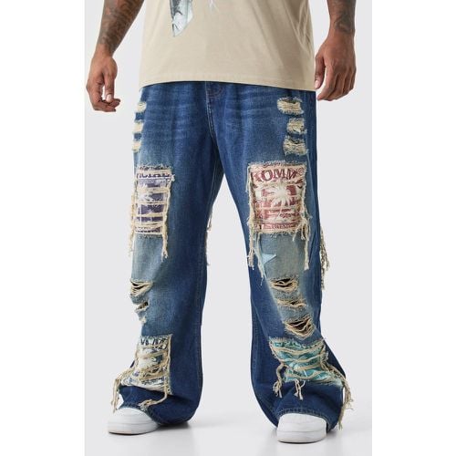 Jeans a zampa Plus Size in denim rigido rilassato con applique - boohoo - Modalova
