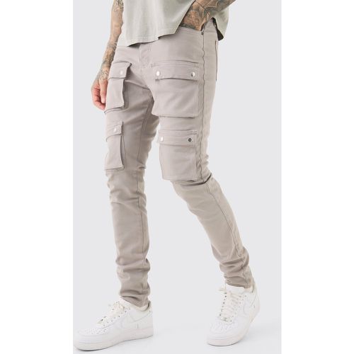 Pantalón Tall Pitillo Con Cintura Fija Y Bolsillos Cargo - boohoo - Modalova