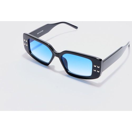 Chunky Rectangle Sunglasses With Blue Lens In Black - boohoo - Modalova