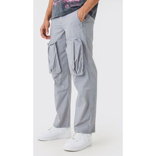Pantaloni Cargo rilassati in nylon a effetto goffrato con vita fissa - boohoo - Modalova
