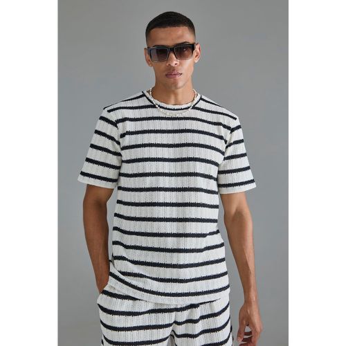 Core Fit Textured Striped T-shirt - boohoo - Modalova