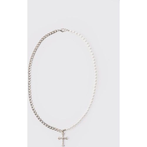 Pearl And Cuban Chain Necklace With Cross Pendant In Silver - boohoo - Modalova