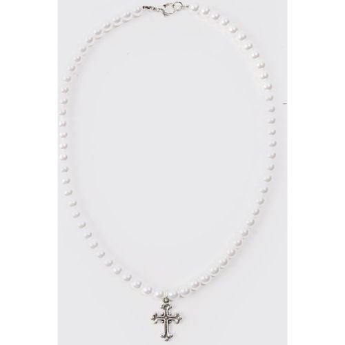 Collana di perle con pendente a croce in argento - boohoo - Modalova