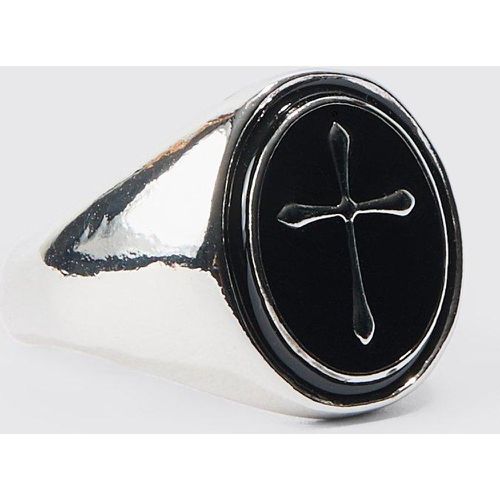 Cross Signet Ring In Black, Nero - boohoo - Modalova