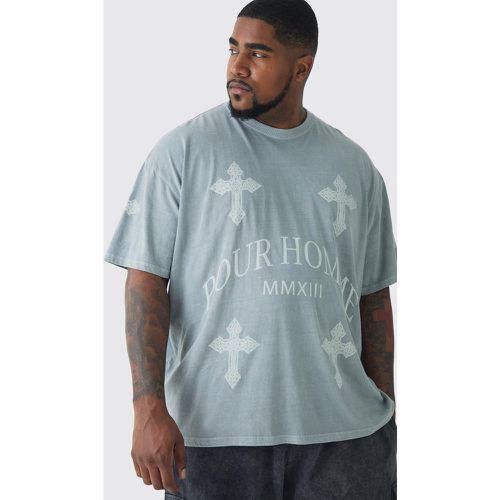 Plus Pour Homme Cross Printed T-Shirt In Grey - boohoo - Modalova