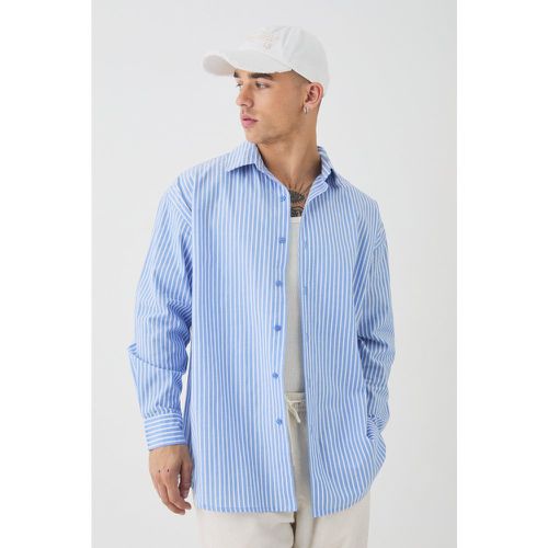 Camicia oversize a maniche lunghe a righe blu - boohoo - Modalova