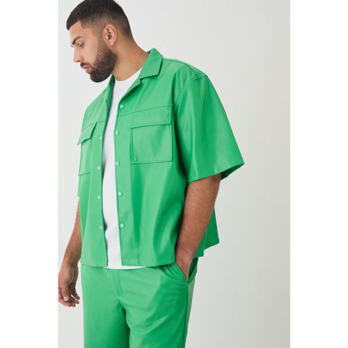 Sobrecamisa Plus De Manga Corta Y Cuero Sintético - boohoo - Modalova