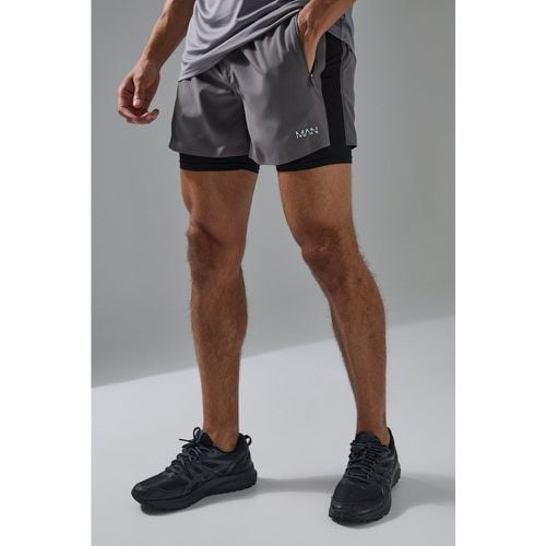 Pantaloncini Man Active 2 in 1 in tessuto Stretch da 13 cm - boohoo - Modalova