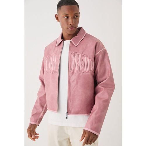 Giacca Harrington squadrata in PU con applique rosa - boohoo - Modalova