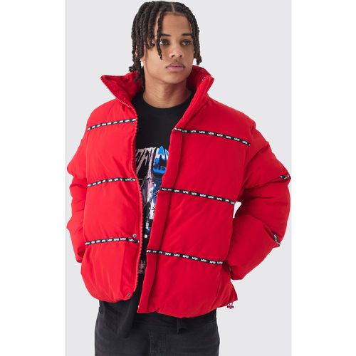 Cappotto piumino oversize con striscia Man e collo a imbuto - boohoo - Modalova