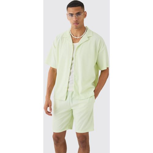 Camicia squadrata a coste a maniche corte & pantaloncini - boohoo - Modalova