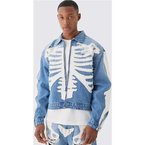 Boxy Fit Skeleton Applique Distressed Denim Jacket In Light Blue - boohoo - Modalova