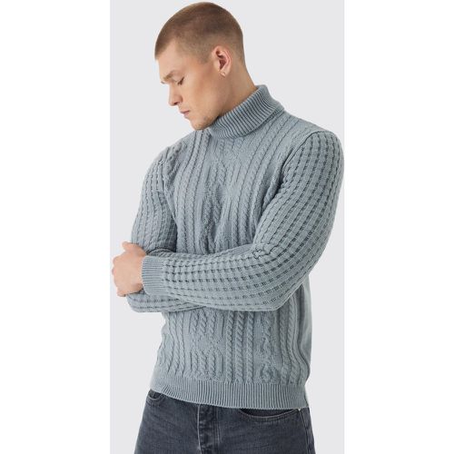 Maglione a maniche lunghe in maglia intrecciata con collo alto - boohoo - Modalova