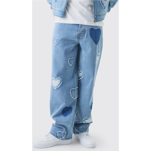 Jeans rilassati in denim rigido con applique a cuore - boohoo - Modalova