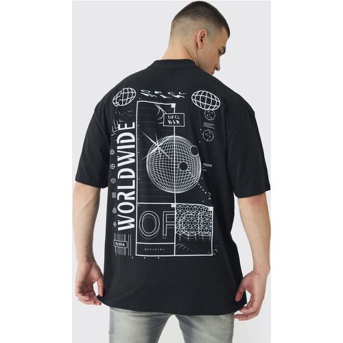 T-shirt Tall con grafica Worldwide astratta e girocollo esteso - boohoo - Modalova