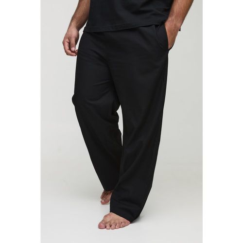 Pantaloni tuta da casa Plus Size neri con etichetta intessuta - boohoo - Modalova