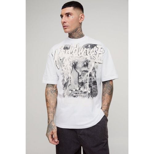 T-shirt Tall oversize Worldwide con stampa grande - boohoo - Modalova